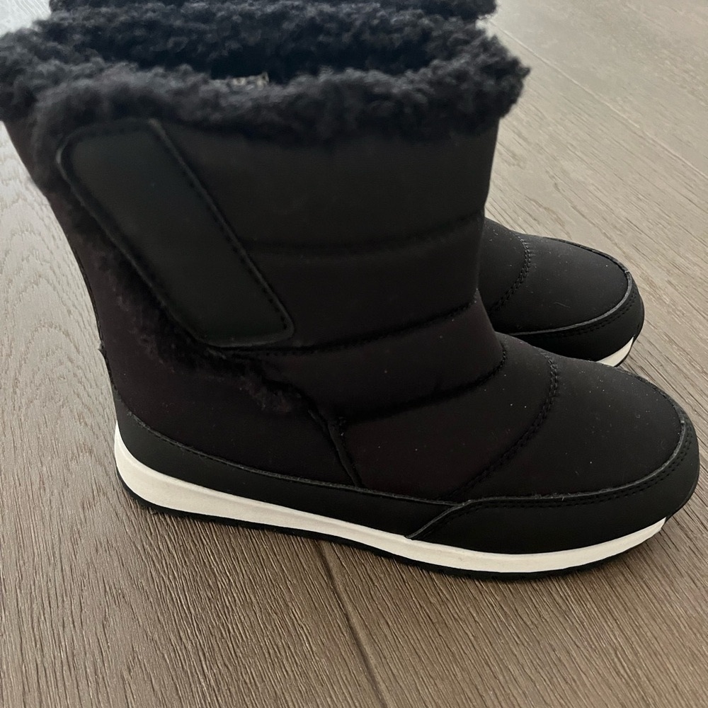 Tucker + Tate Brisk Faux Shearling
Lined Snow Boot